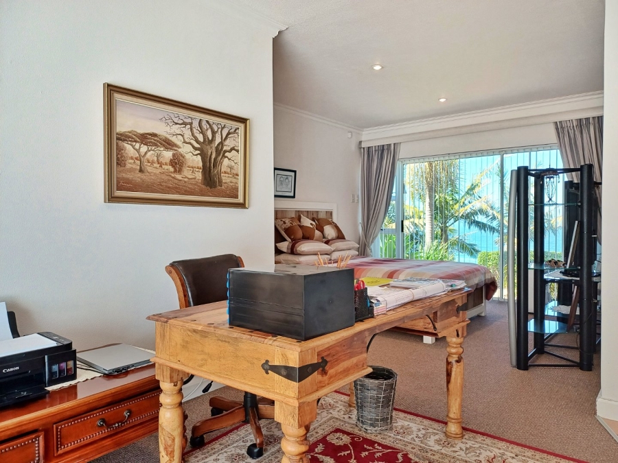 5 Bedroom Property for Sale in Outeniqua Strand Western Cape